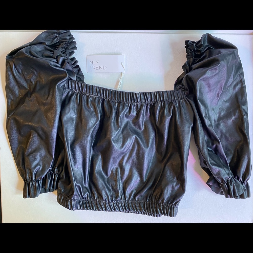 Top - Picture 2 of 3